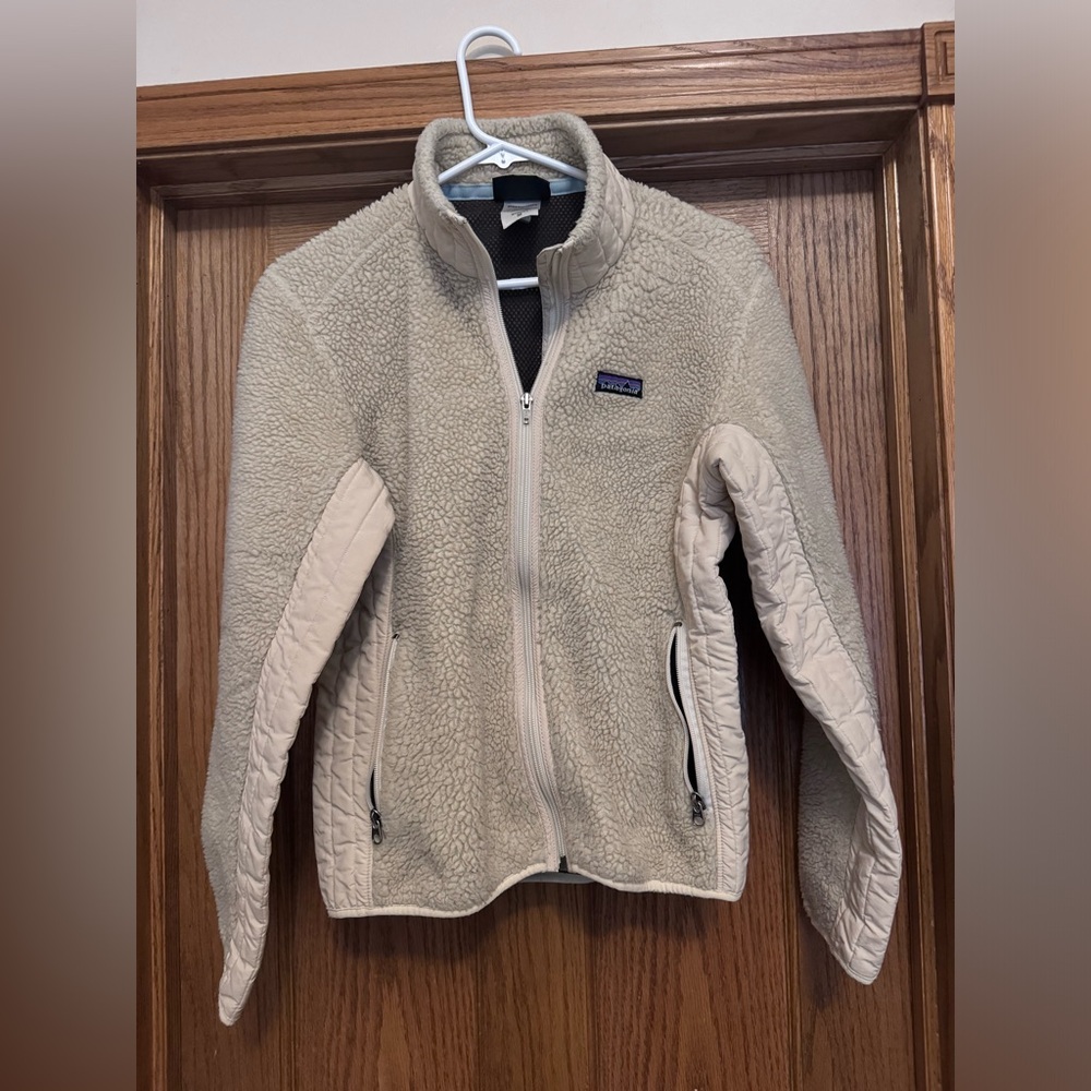 Women’s Patagonia Synchilla zip up fleece jacket, size M, cream color, EUC